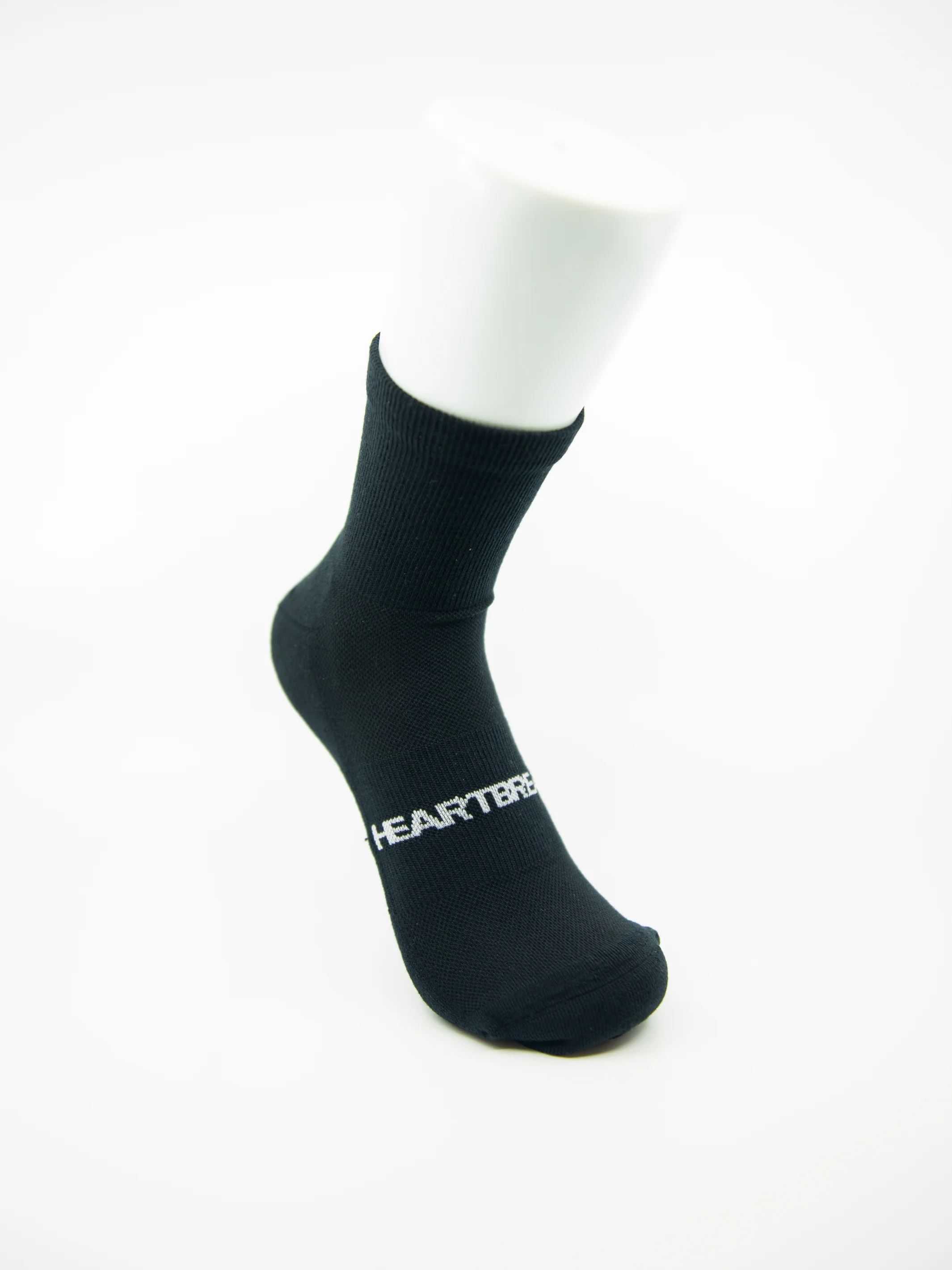 Heartbreak Quarter Midweight Running Socks v1 - Image 4