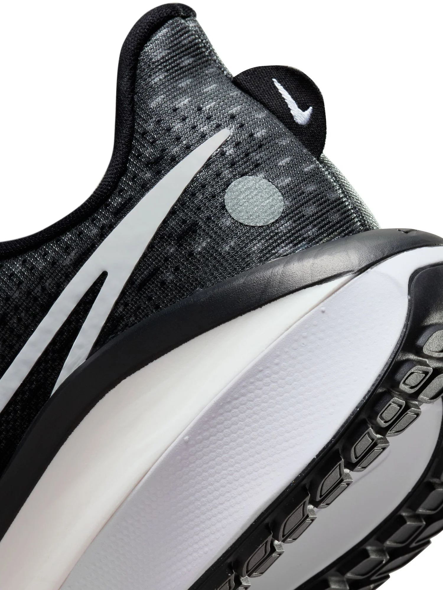 Nike Air Zoom Vomero 17 Women's Shoe (Extra Wide) - Image 7