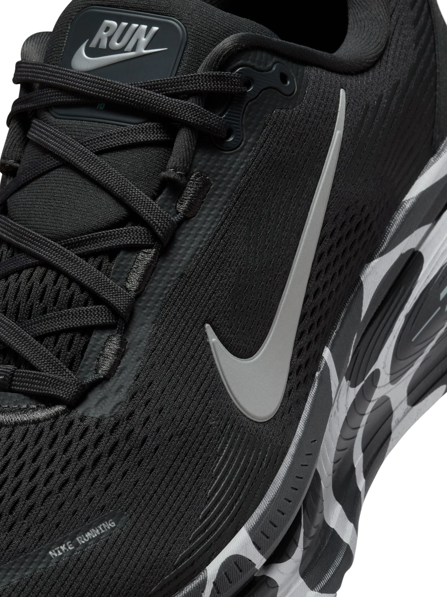 Nike Vomero 18 Men's Shoe - Image 114