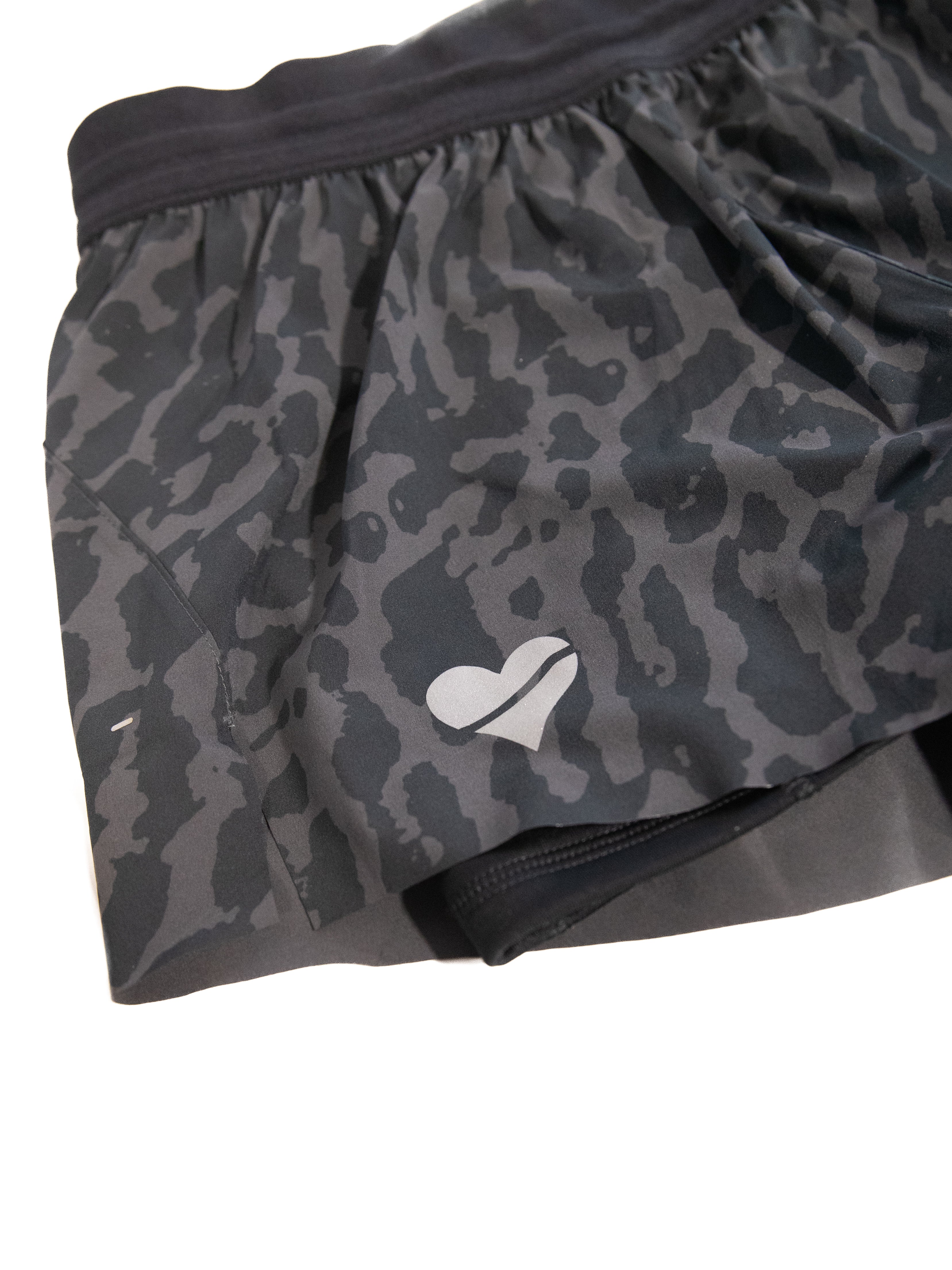 Nike Women's Swift Dri-FIT Mid-Rise 2-in-1 Printed Running Shorts - Image 2